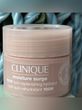 Clinique moisture surge